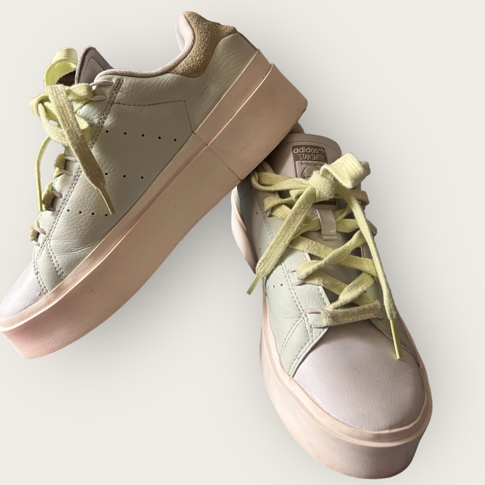 Adidas Stan Smith women shoes size 7 perfect conditions